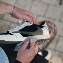 Load image into Gallery viewer, EVERFRESH Sneaker Wipes (Pack of 10)