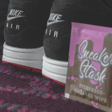 Load image into Gallery viewer, FREE GIFT - EVERFRESH Sneaker Wipes (Pack of 10)