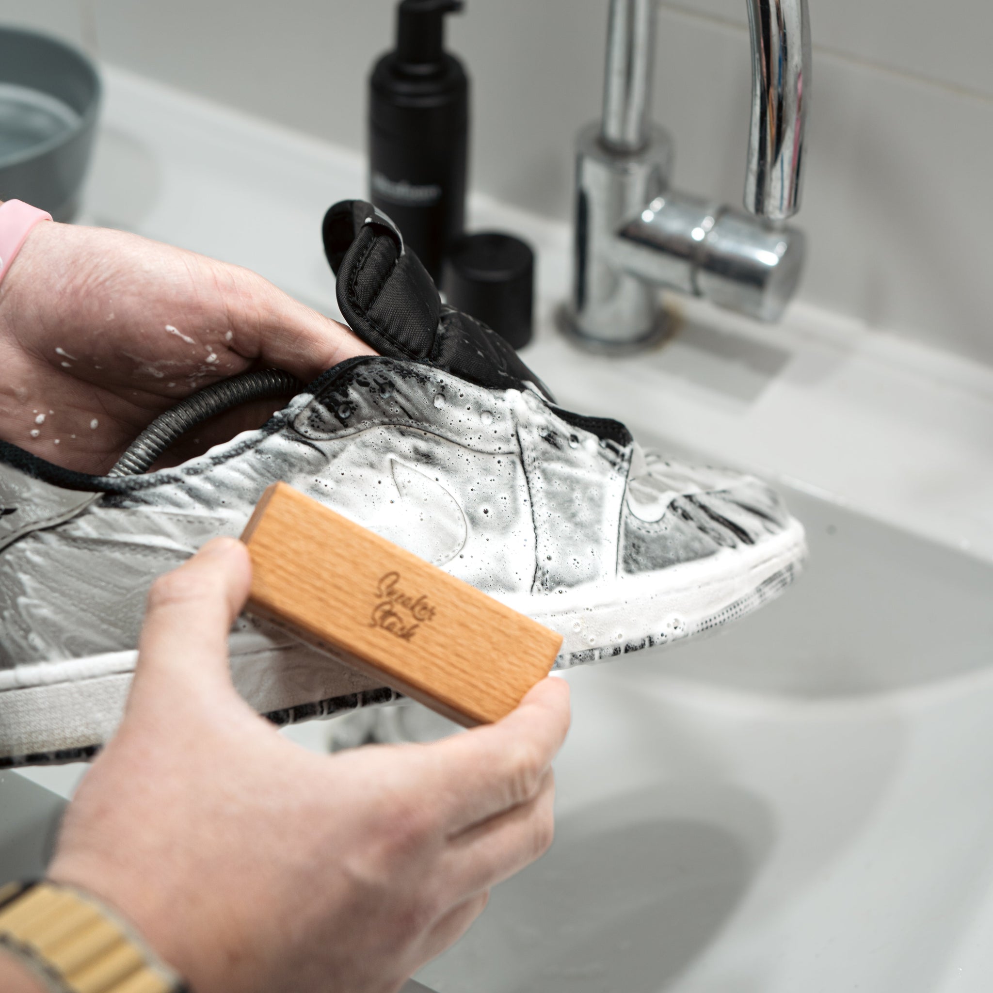 Ultrafoam Cleaning Kit – Sneakerstash